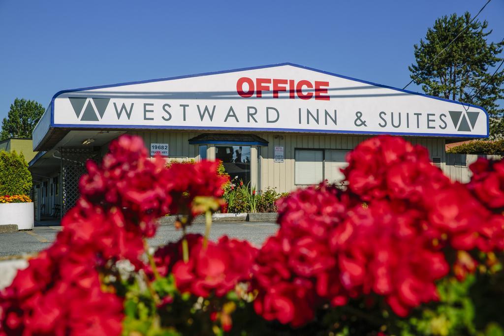 Westward Inn & Suites Langley Exterior photo